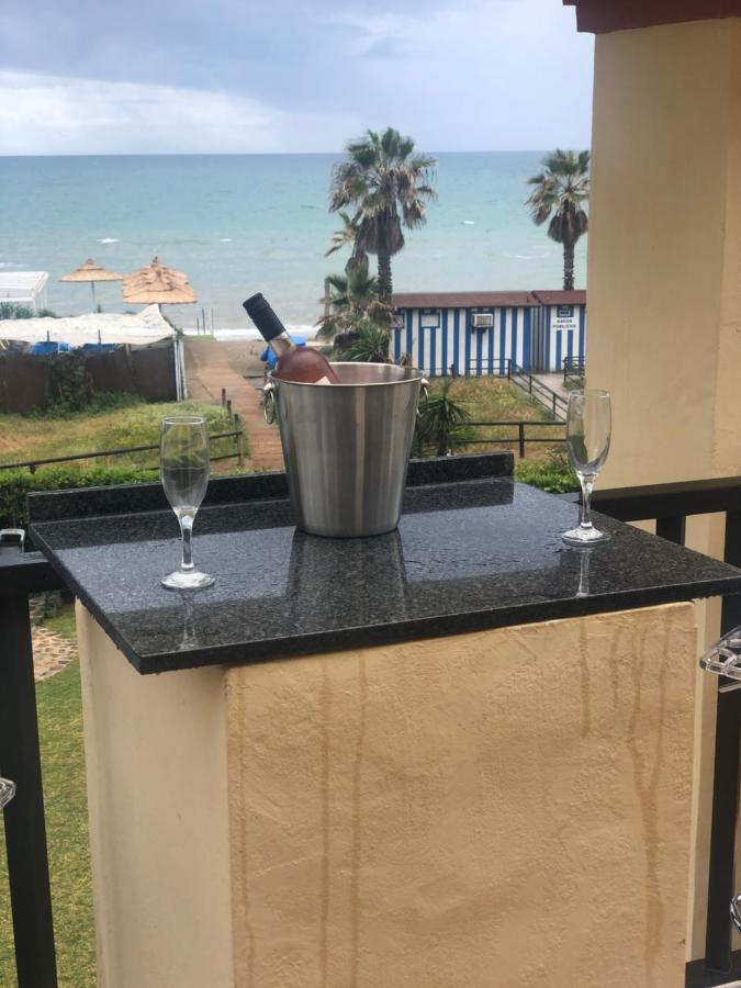 Beachfront Apartment - Sea Views - Marbella Buitenkant foto