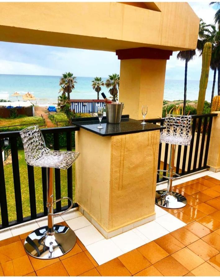 Beachfront Apartment - Sea Views - Marbella Buitenkant foto