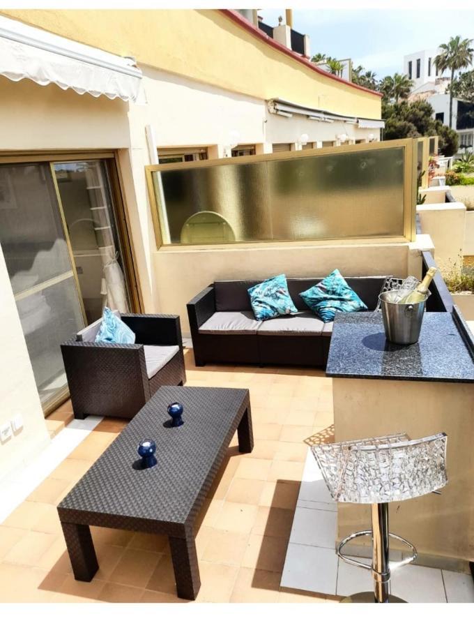 Beachfront Apartment - Sea Views - Marbella Buitenkant foto