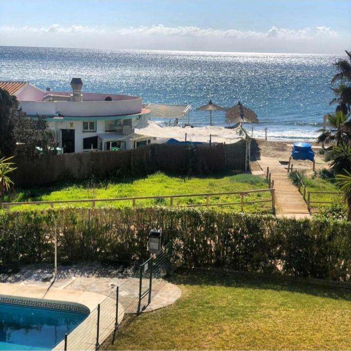 Beachfront Apartment - Sea Views - Marbella Buitenkant foto