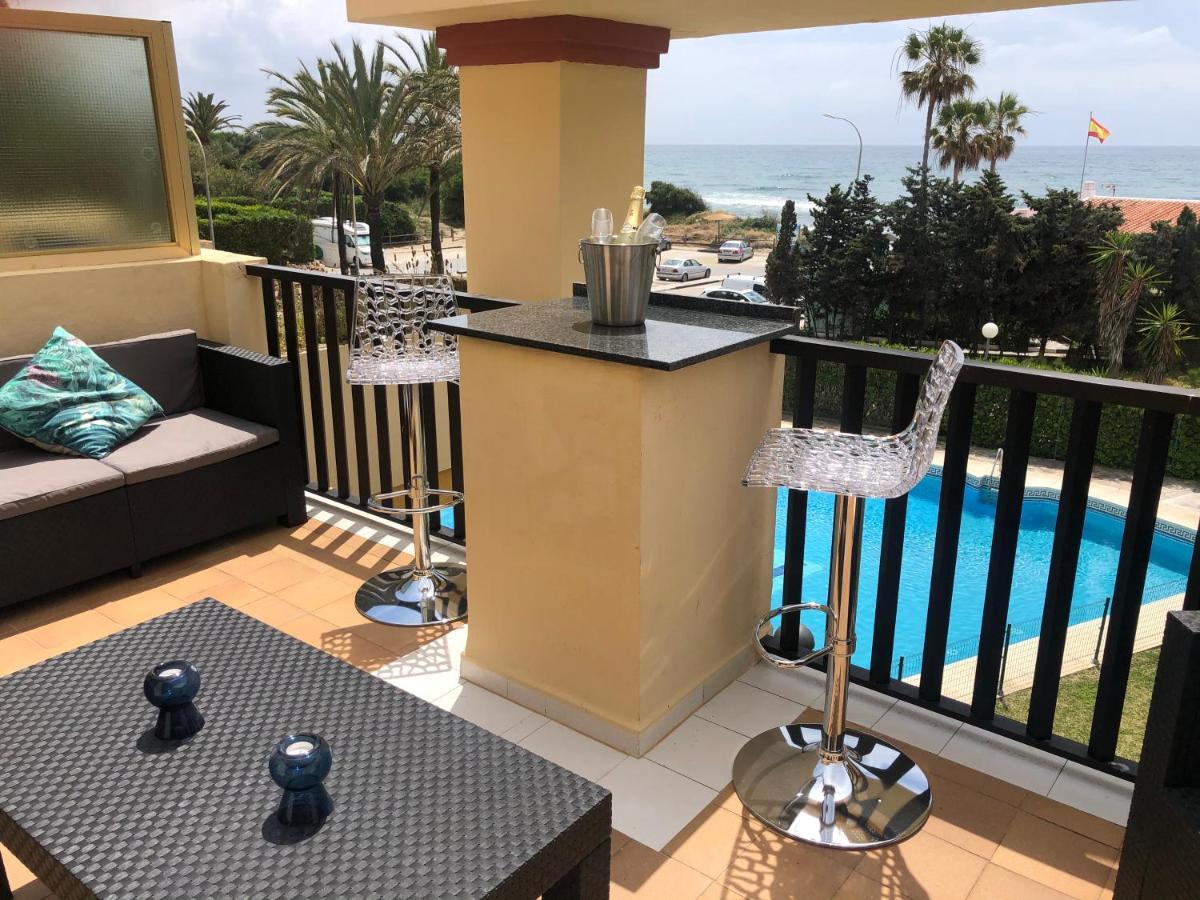 Beachfront Apartment - Sea Views - Marbella Buitenkant foto