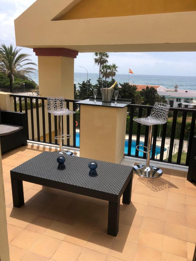Beachfront Apartment - Sea Views - Marbella Buitenkant foto
