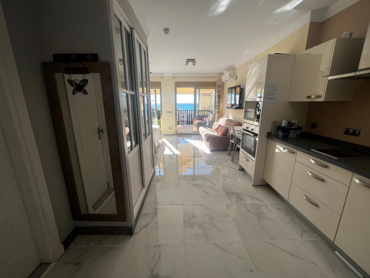 Beachfront Apartment - Sea Views - Marbella Buitenkant foto